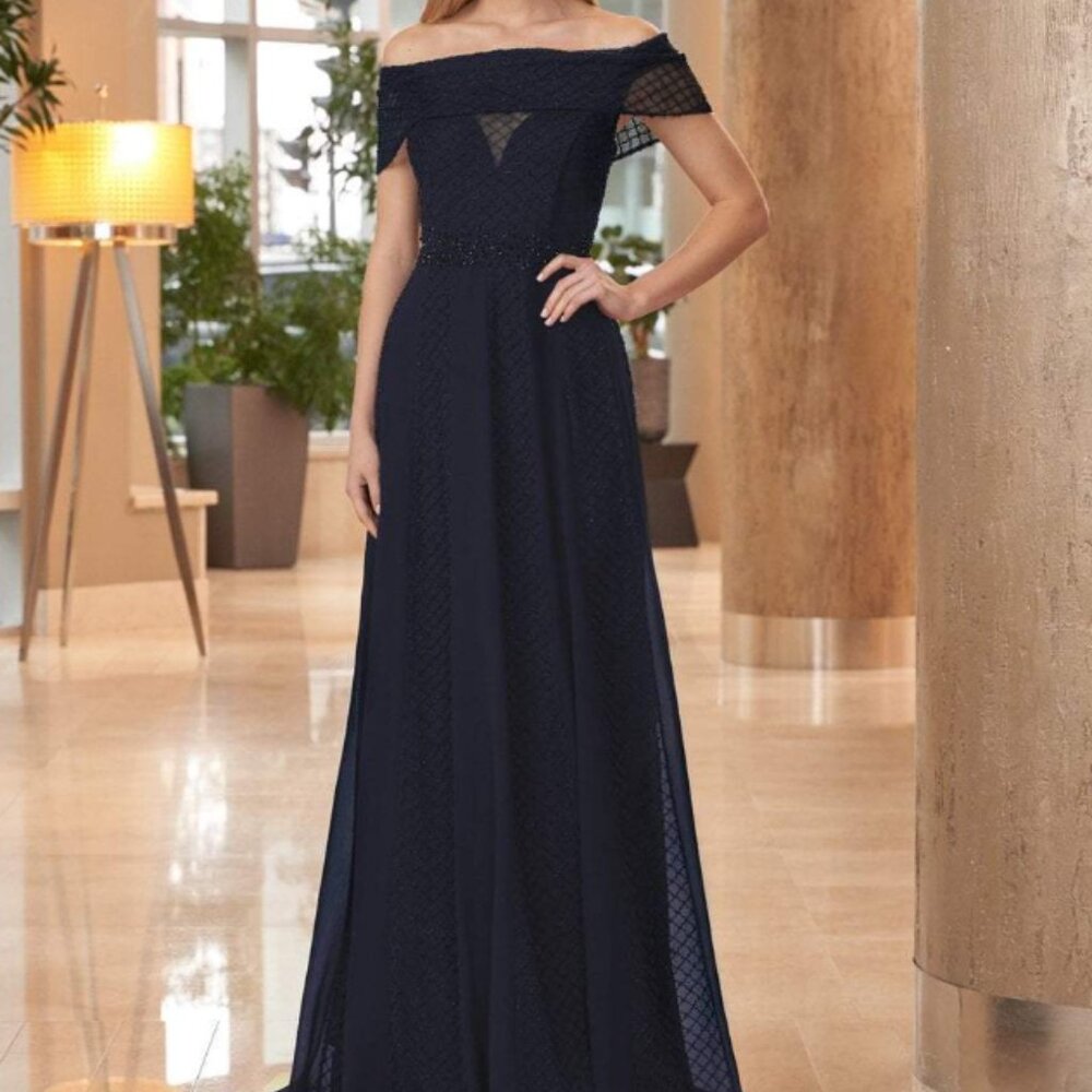 Chic Black Off-Shoulder Maxi Dress Alexander by Daymor 1050